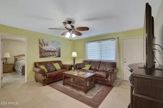 Photo #5: 6710753 Listing