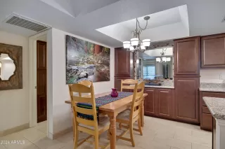 Photo #6: 6710753 Listing