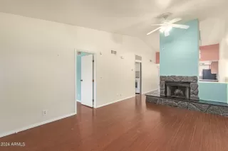 Photo #5: 6710765 Listing