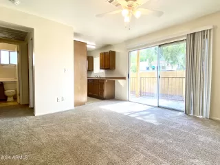 Photo #6: 6710902 Listing