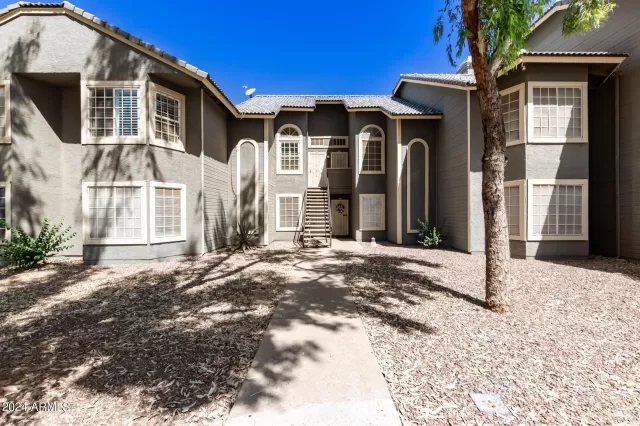 MLS: 6711368 Condo For Sale