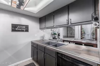 Photo #5: 6711877 Listing 