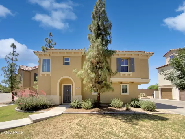 MLS: 6711903 Condo For Sale