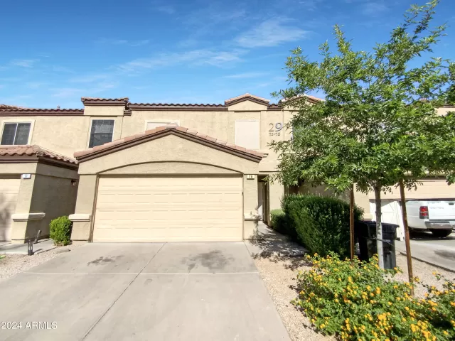 MLS: 6711922 Condo For Sale