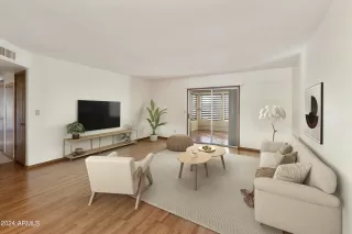 Photo #5: 6711956 Listing