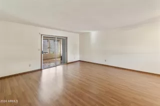 Photo #6: 6711956 Listing