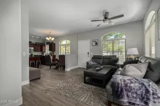 Photo #2: 6711995 Listing