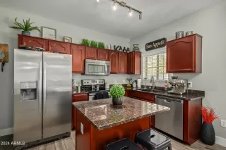 Photo #6: 6711995 Listing