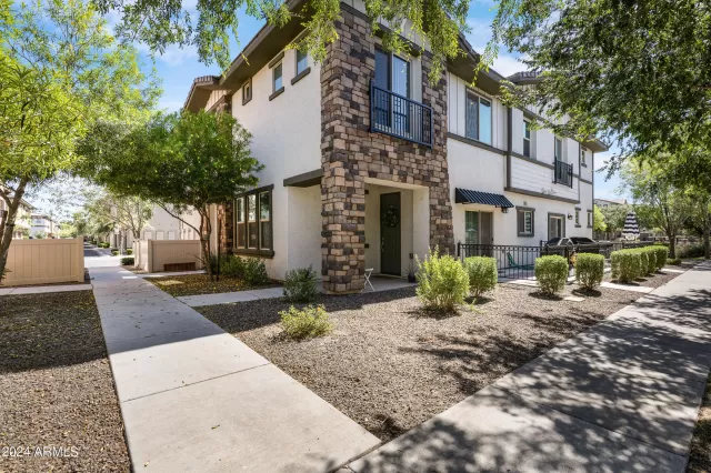 MLS: 6712158 Condo For Sale