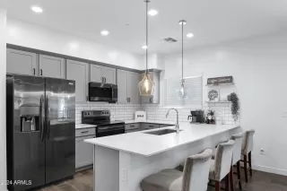 Photo #1: 6712158 Listing 