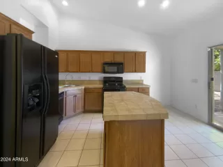 Photo #5: 6712211 Listing