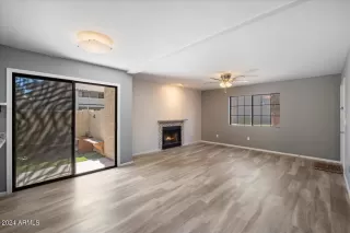 Photo #5: 6712645 Listing