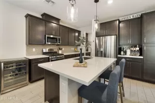 Photo #2: 6713126 Listing