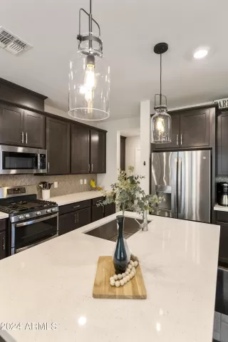 Photo #3: 6713126 Listing