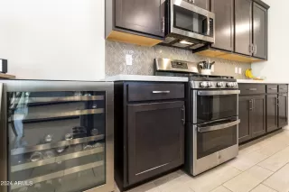 Photo #4: 6713126 Listing