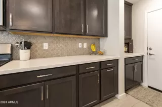 Photo #6: 6713126 Listing