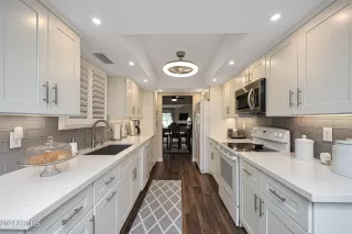 Photo #6: 6713318 Listing