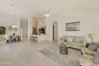 Photo #4: 6713355 Listing