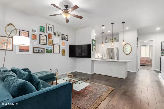 MLS: 6713923 Condo For Sale