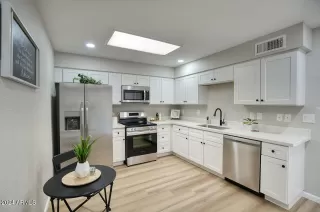 Photo #6: 6714191 Listing