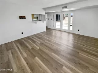 Photo #2: 6714567 Listing