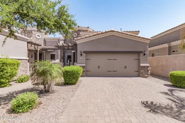 MLS: 6714662 Condo For Sale