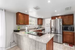 Photo #6: 6714899 Listing 