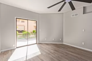 Photo #6: 6715037 Listing