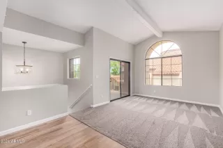 Photo #6: 6715053 Listing