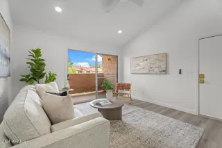 Photo #3: 6715191 Listing 