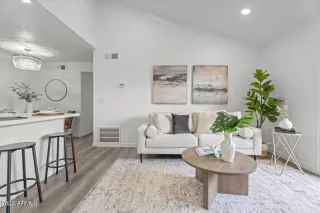 Photo #5: 6715191 Listing 