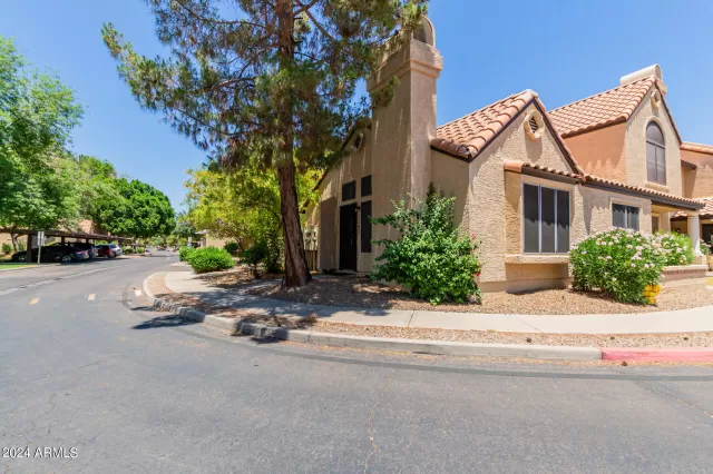 MLS: 6715282 Condo For Sale