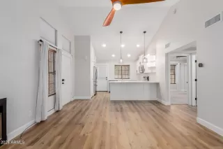 Photo #2: 6715282 Listing