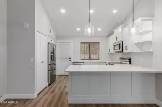 Photo #6: 6715282 Listing