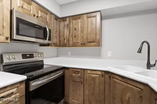 Photo #6: 6715318 Listing