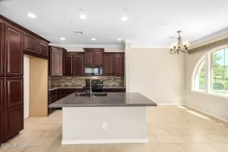 Photo #3: 6716056 Listing