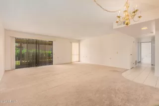 Photo #5: 6716230 Listing