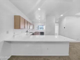 Photo #5: 6716398 Listing