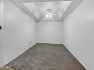 Photo #6: 6716398 Listing