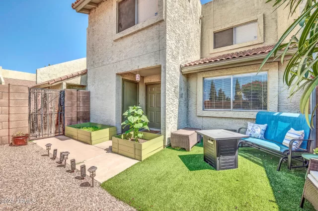 MLS: 6716656 Condo For Sale