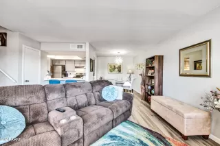 Photo #6: 6716656 Listing