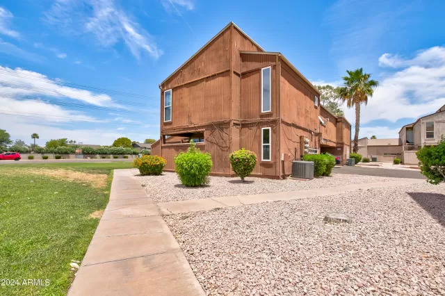 MLS: 6716839 Condo For Sale