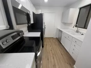 Photo #6: 6717039 Listing