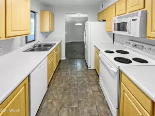 Photo #5: 6717190 Listing 