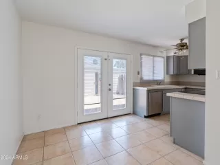 Photo #5: 6717297 Listing