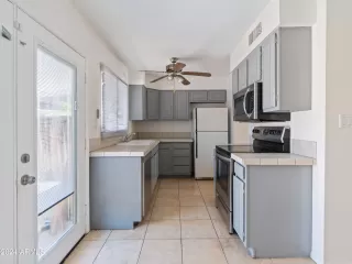 Photo #6: 6717297 Listing