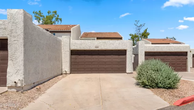 MLS: 6717384 Condo For Sale