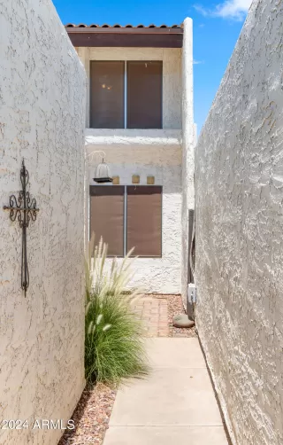 Photo #2: 6717384 Listing