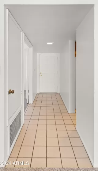 Photo #5: 6717384 Listing