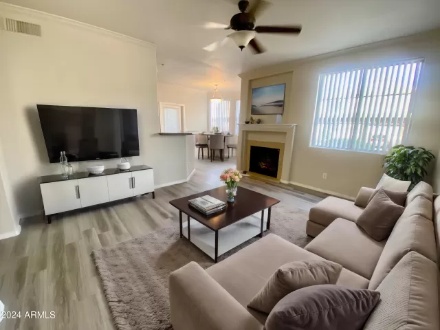 MLS: 6717394 Condo For Sale